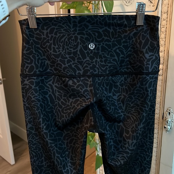 Lulu lemon Leggings - Picture 4 of 5
